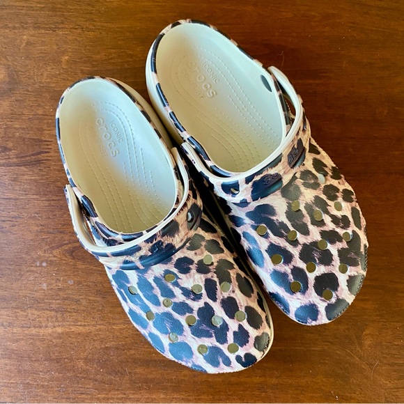 CROCS Leopard Print Classic Animal Remix Platform Clogs - Picture 6 of 7
